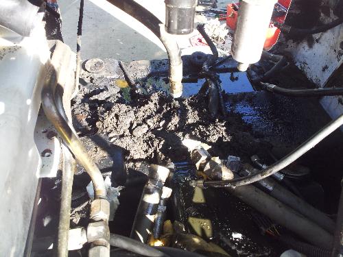 Bobcat 853 Rebuild 853 Engine Removal aftermath 2012-03-24 17.27.32.jpg