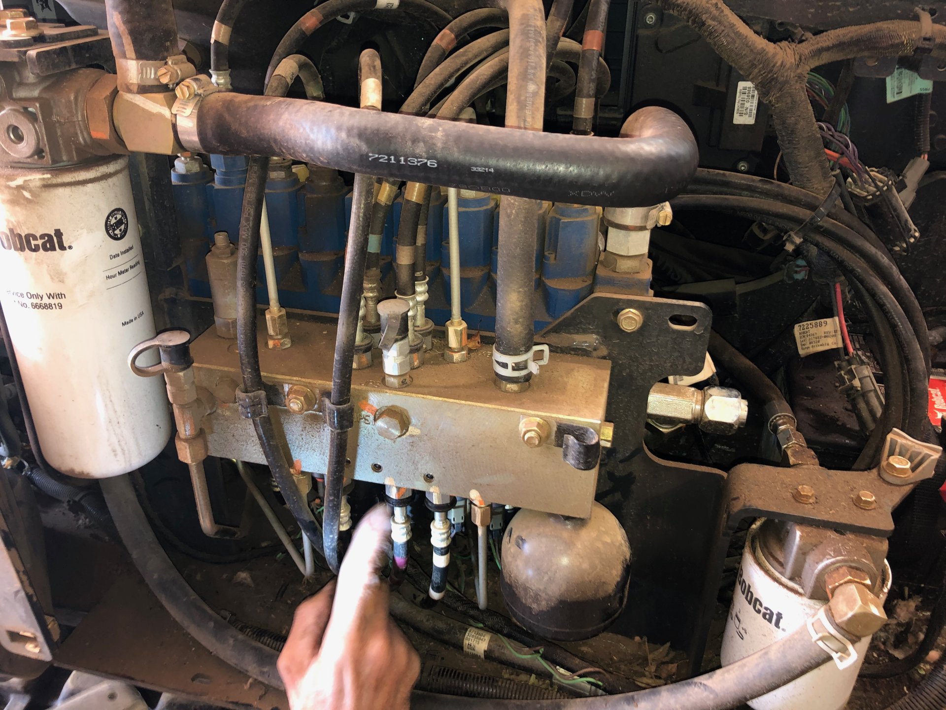 bobcat e42 main control valve solenoid 1.jpeg | Skidsteer Forum