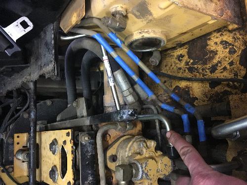 Lx565 control valve hydro lines IMG_1191.JPG