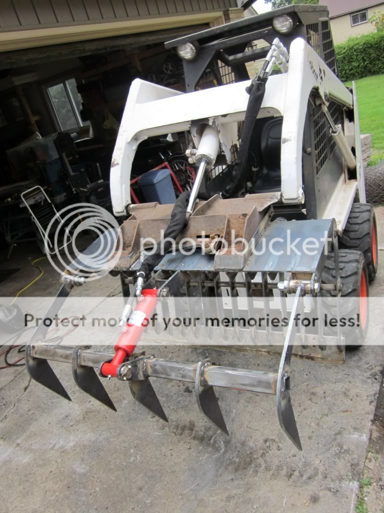 BobcatGrapple009.jpg