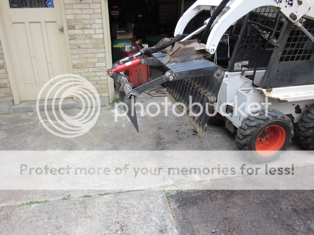BobcatGrapple007.jpg